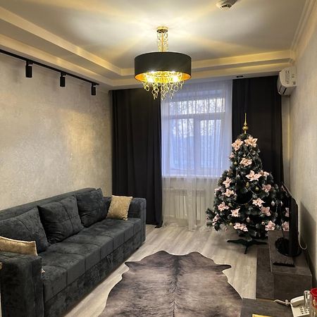 梅来克酒店 Ustʼ-Kamenogorsk 外观 照片