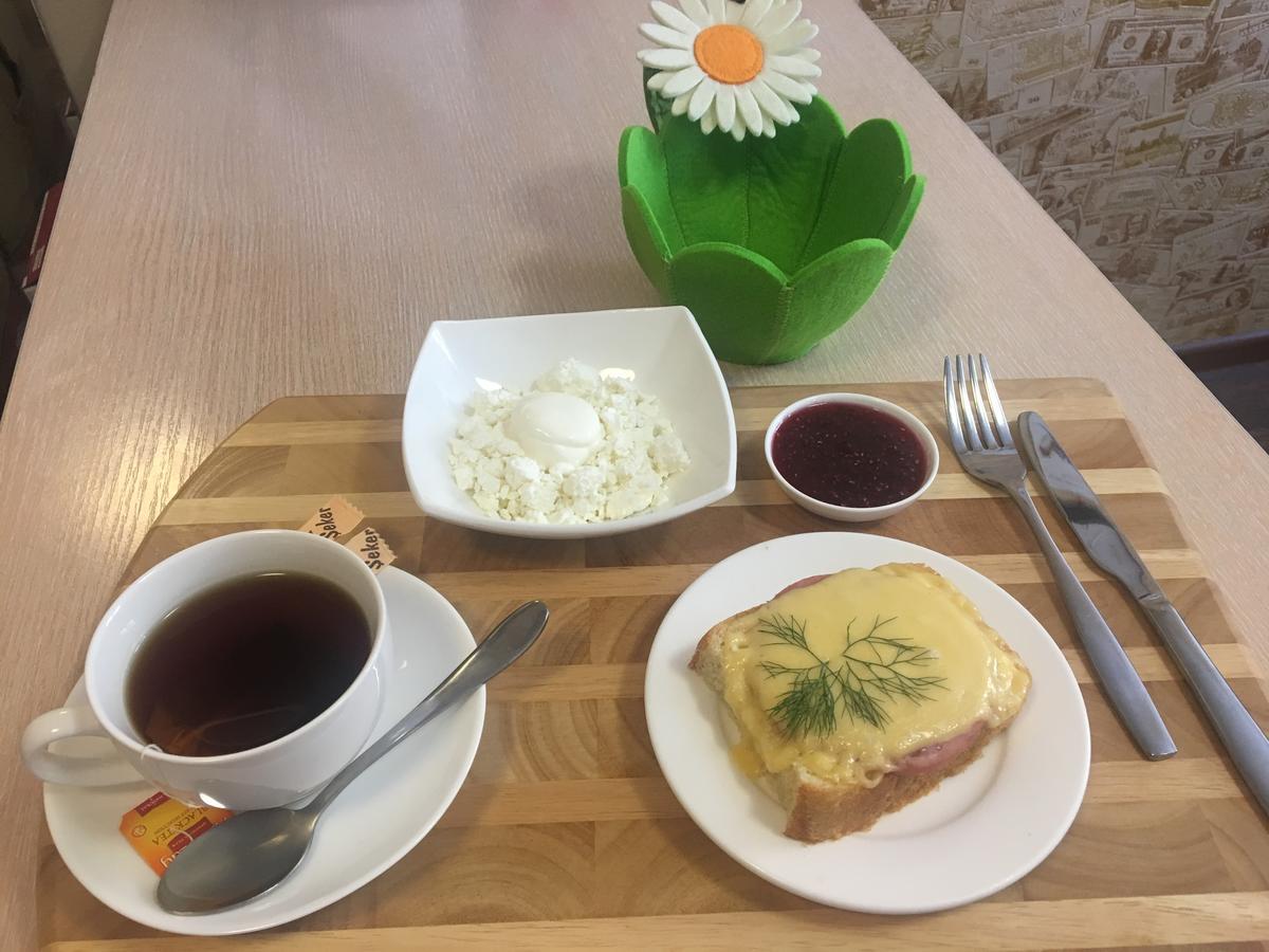梅来克酒店 Ustʼ-Kamenogorsk 外观 照片